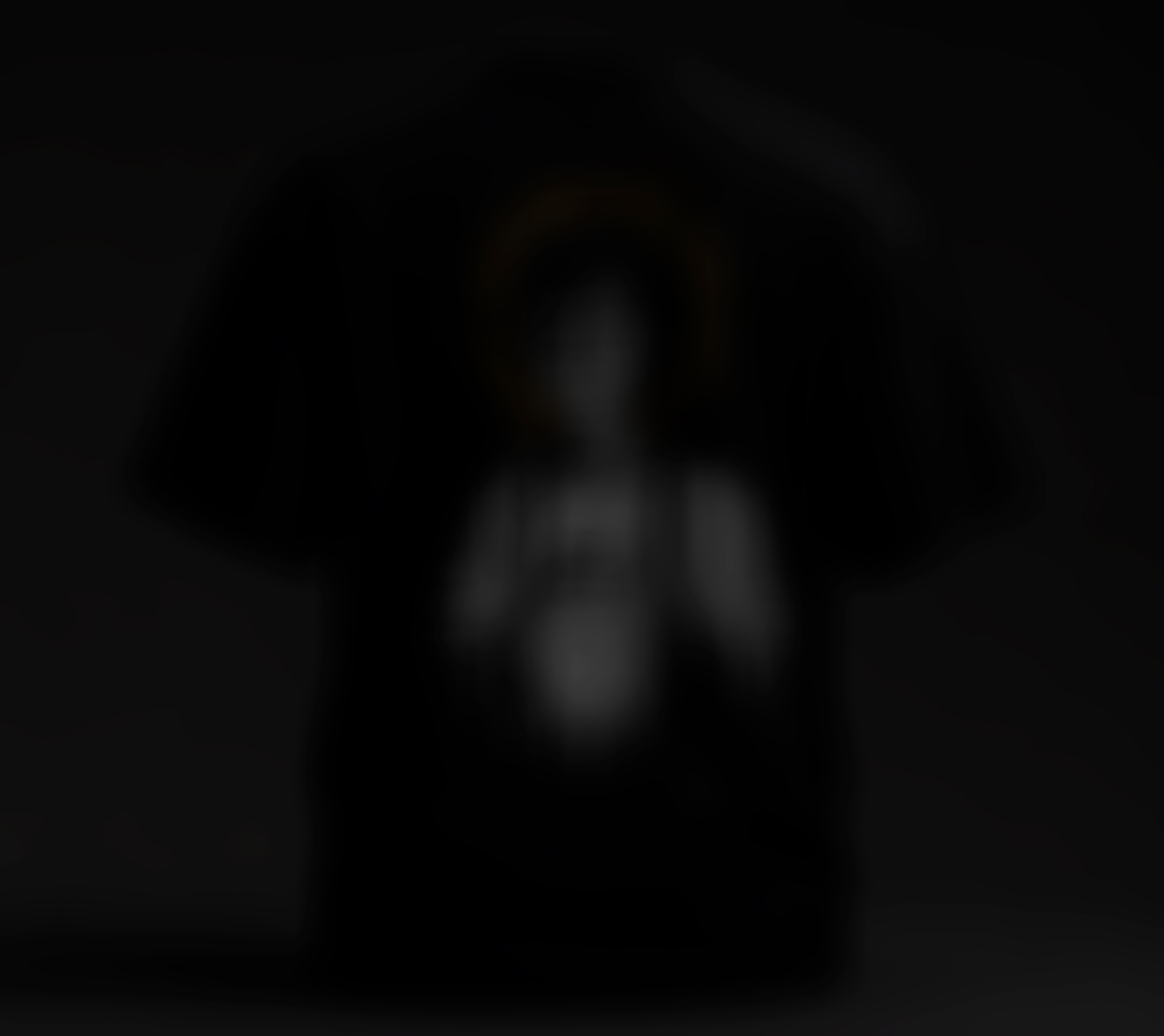 Camiseta da coleção São Tarcísio em silhueta desfocada, ainda não revelada